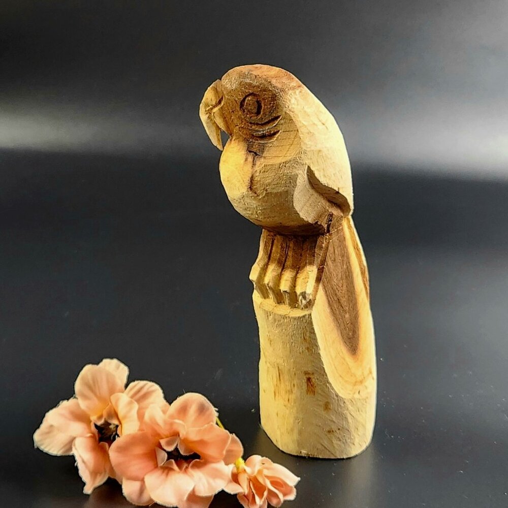 Vintage - Wooden Hand-Carved Eagle figurine - 6.5" Tall